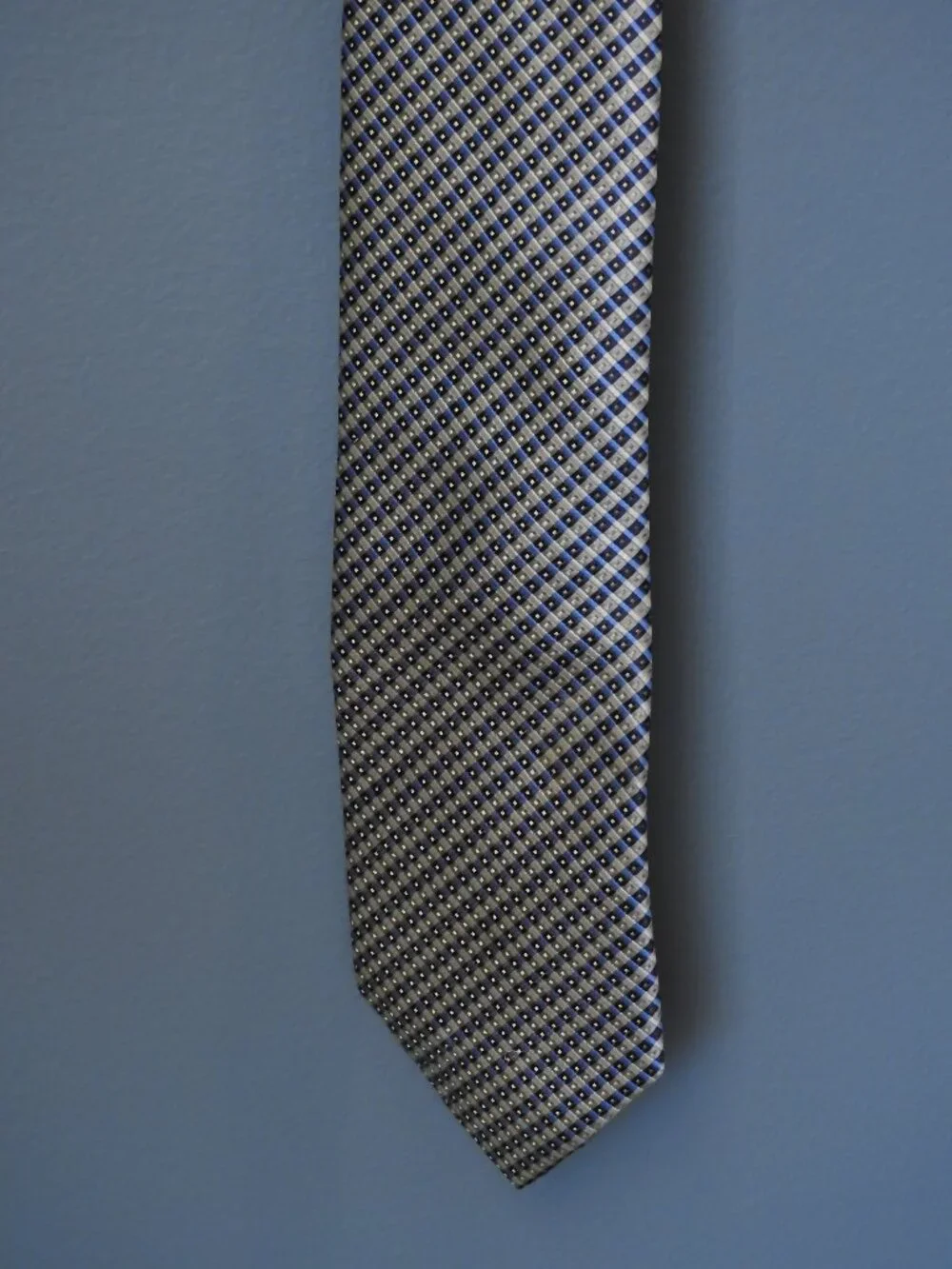 3/$15 Colours by Alexander Julian Blue and Silver Design Men's Business Tie